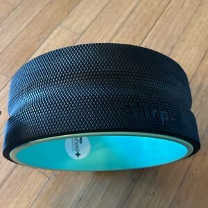 12” Chirp Wheel to stretch and massage back